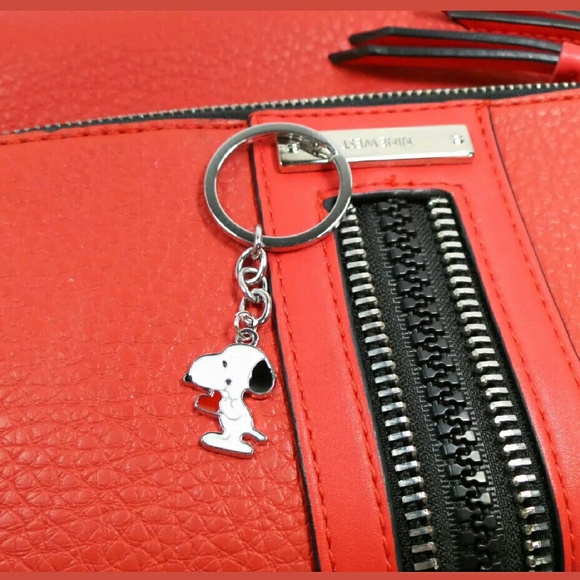 Snoopy Key chain Key Ring Bag Purse Charm Silver Keys - Picture 2 of 4